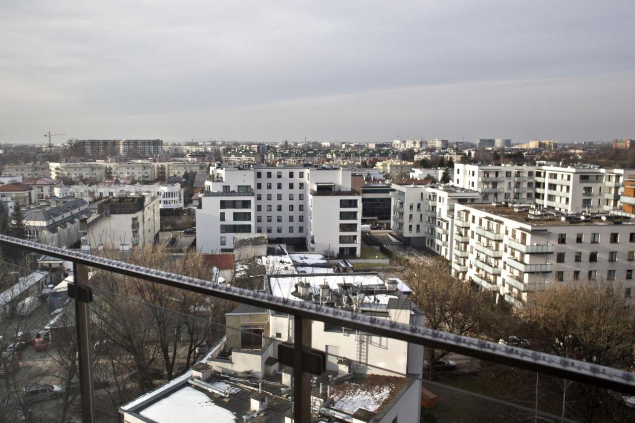 Triton Park Accommodation By P&O Serviced Apartments Varşovia Exterior foto